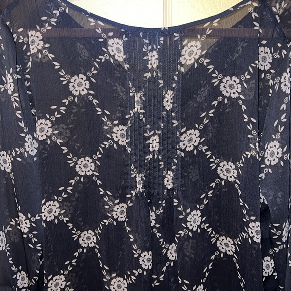 Old Navy Chiffon Sheer Long Sleeve Blouse Dark Gray Cream Floral Size L - Picture 7 of 12